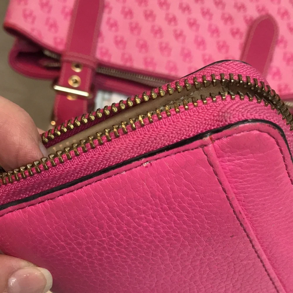 Women’s Pink Leather Zip Wallet - Unbranded